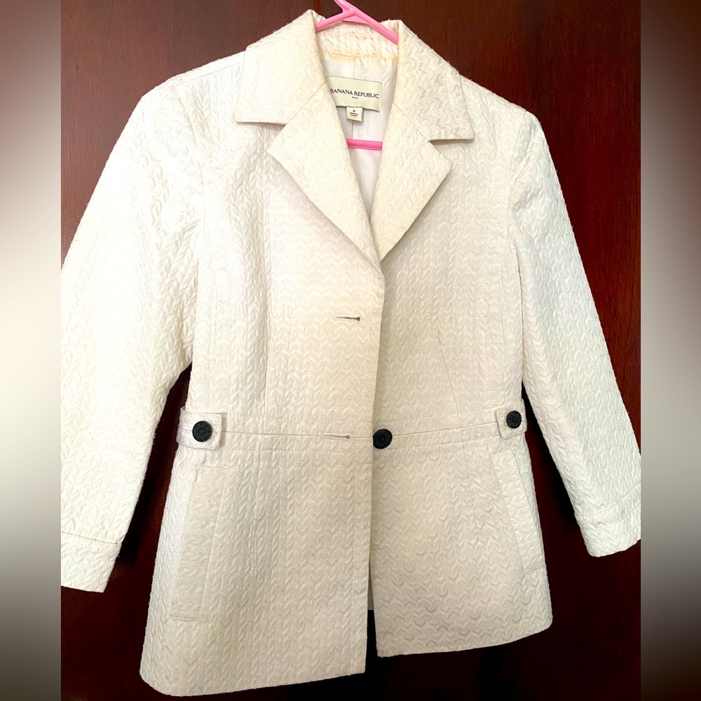 White Banana Republic Blazer, Herringbone patterned fabric. Size 6